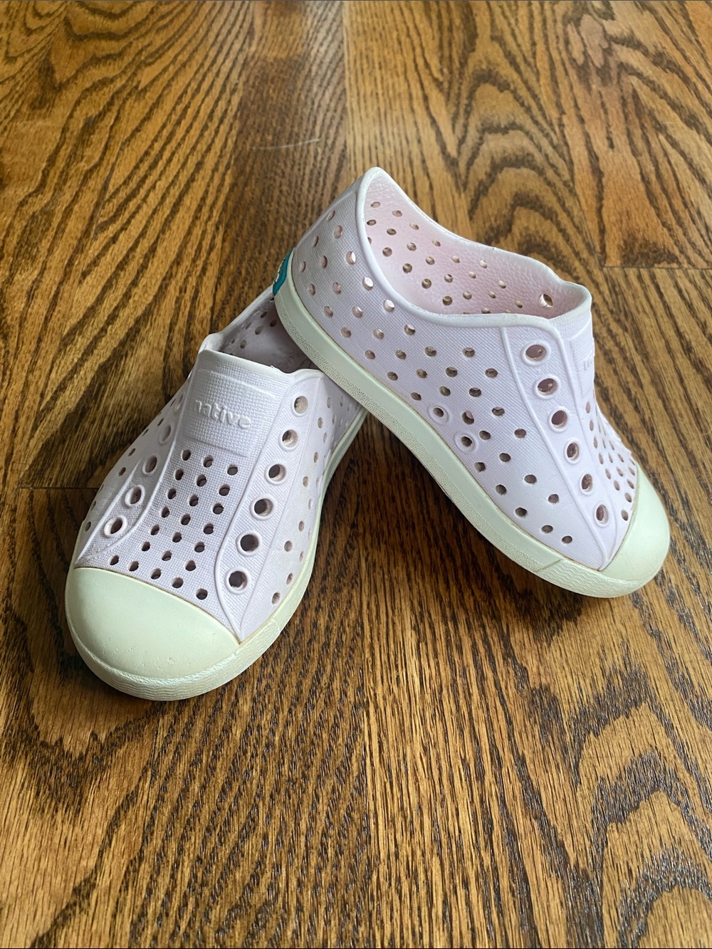 Kids’ Native Jefferson pink/cream slip on sneakers, size 6. Great condition.